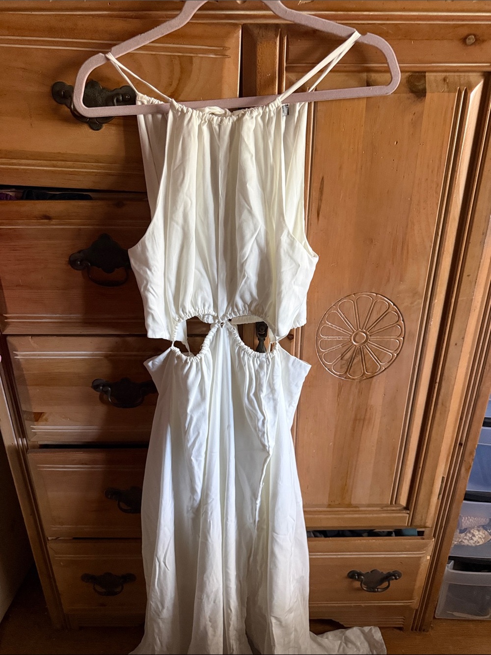 Backless White Cutout Maxi Dress - Brand Unspecified